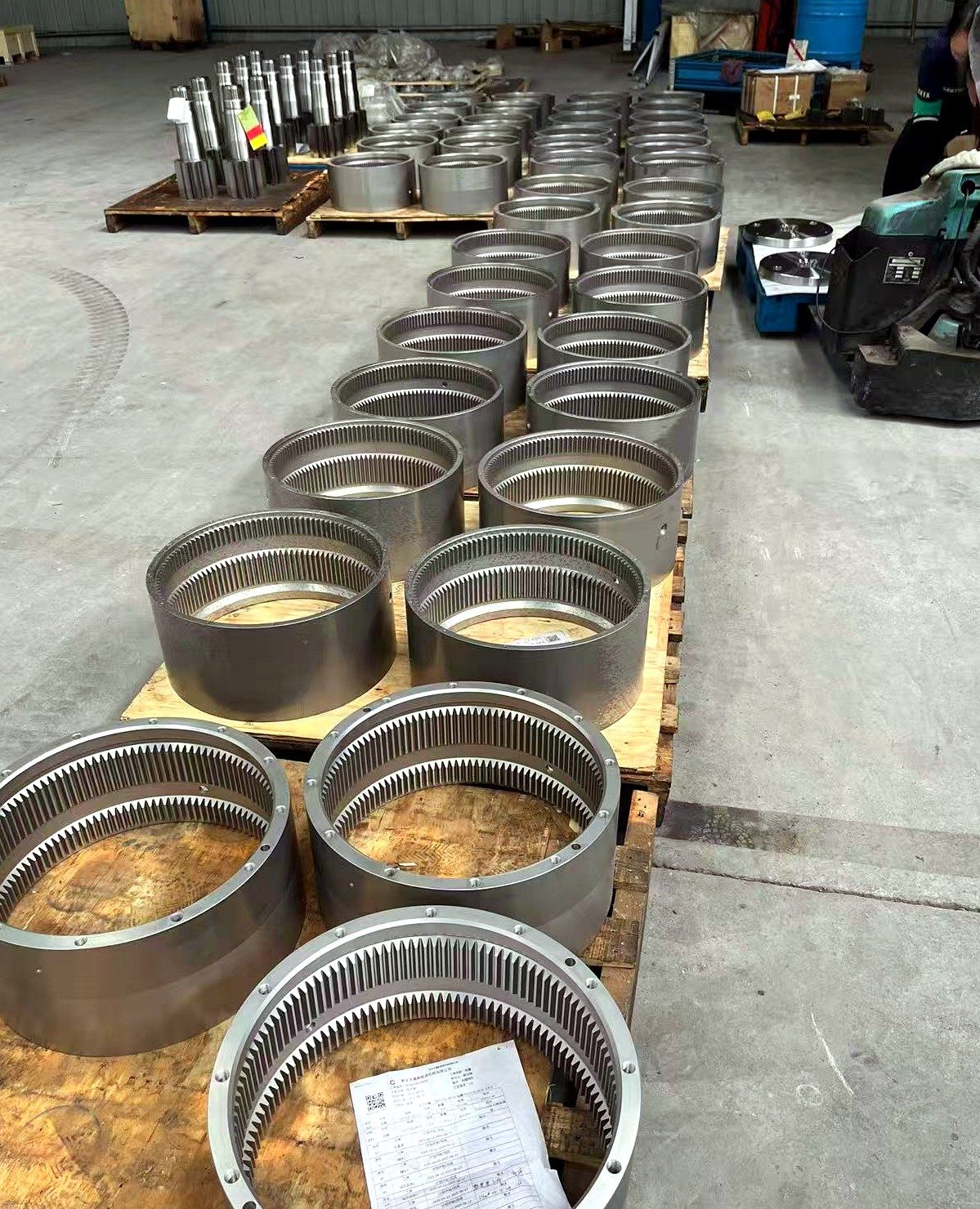 Ring gears and internal gears in batch production — gears for crane slewing and hoisting mechanisms